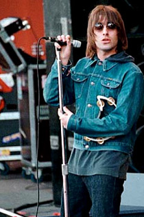 LIAM GALLAGHER: The Kid skal synge helt nye sanger for noen hundre tusen mennesker i sommer. ( )