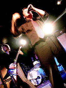 BIFF MAILIBU: Lover fet rock og fet fest for folket. ( )