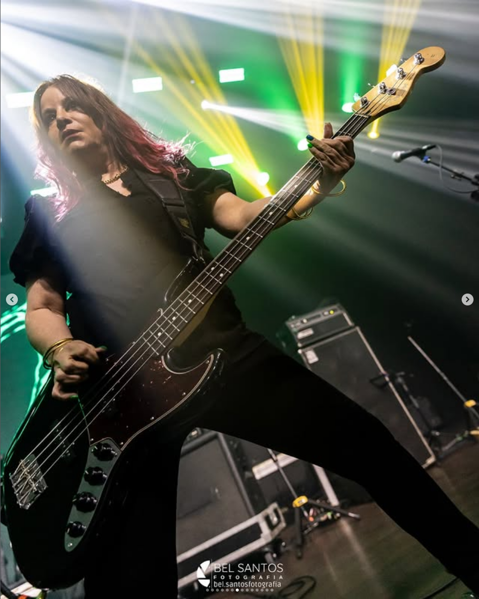 L7 live i Brasil, 2015 Foto: Belmilson Santos
https://www.instagram.com/bel.santosfotografia/p/DHpL3gQxZcr/