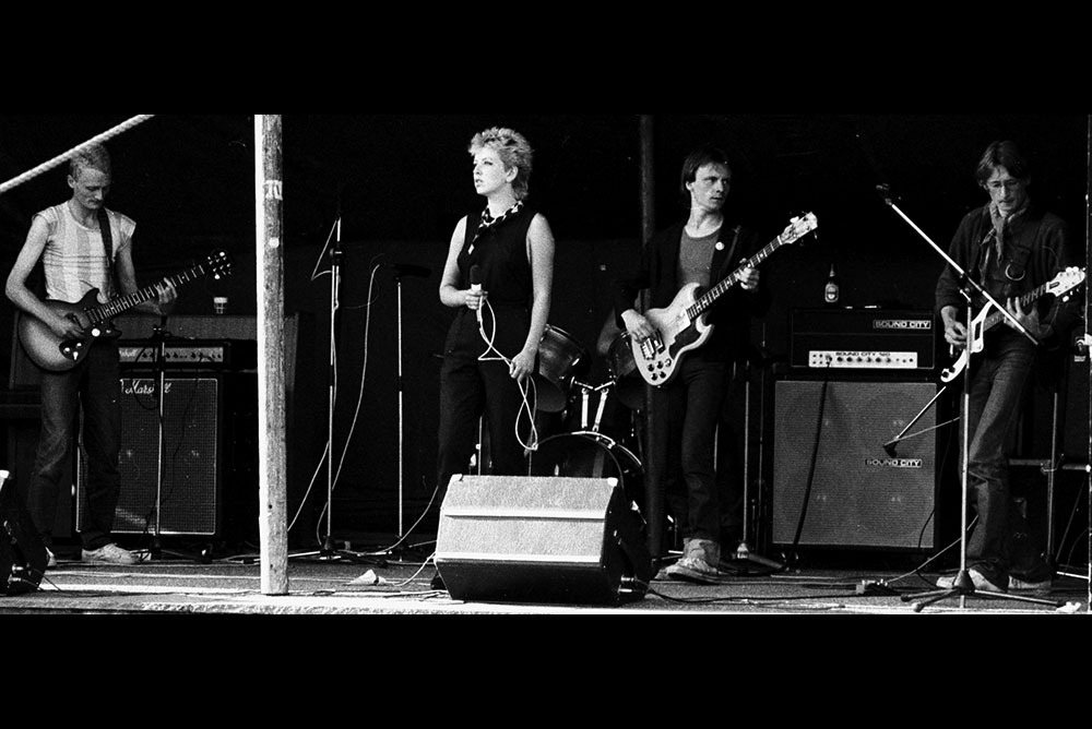 LITT PUNK: Blaupunkt på Ullen Fest, Ullensaker, sommeren 1980. Det funka med Tone Rønning i front. Foto: Tom Stalsberg