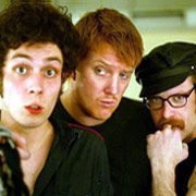 EAGLES OF DEATH METAL: Flyr snart igjen ( )