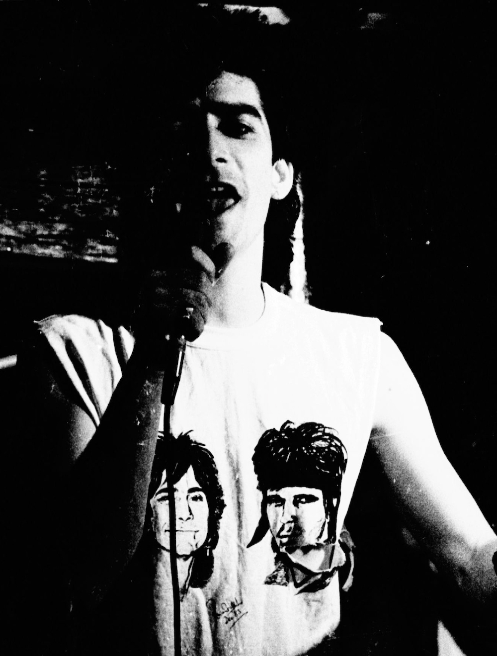 PÅ MACÉN I EIDSVOLL: I 1984 var det grunn til å ta en tur til det som egentlig var et diskotek, men med pizza og øl i kjelleren, på Eidsvoll der Holton & Steel hadde konsert. Foto: Tom Stalsberg.