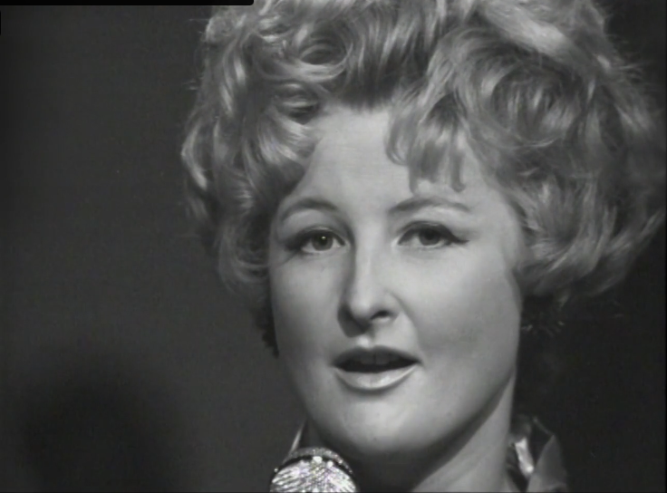 Karin Krogh. Alle bilder er skjermdumper fra NRK-serien