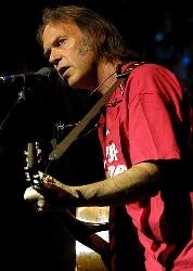 NEIL YOUNG: Greatest Hits ute 15. november ( )